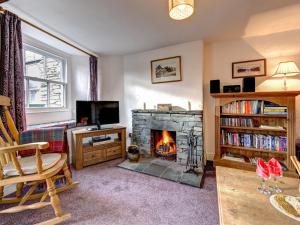 Modern Holiday Home with Lush Garden at Elterwater
