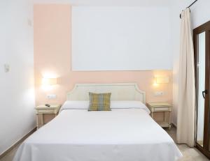 Hostal Doña Lola Marina