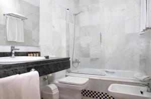 Hostal Doña Lola Marina