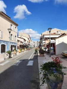 Appartements Design loft Studio climatise parking et piscine : photos des chambres