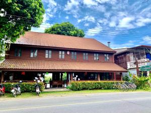 Riverhouse-The Teak House