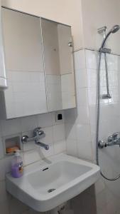 Deshi Home