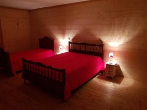 Grimont gîte au calme grand terrain circuit cascades du Hérisson