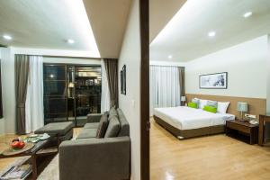 Burgundy Residence 304