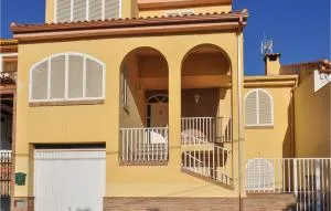 3 Bedroom Nice Home In Olivares - Cortijo de los Gitanos