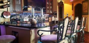 Chateau du Pikes Peak, a Tuscany Retreat