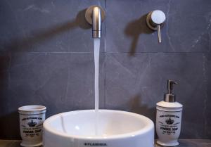 Sunny Top Floor Studio - Excellent Athens view