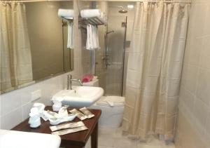 Log Cabin Hotel - Baguio