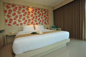 Chalong Beach Front Residence