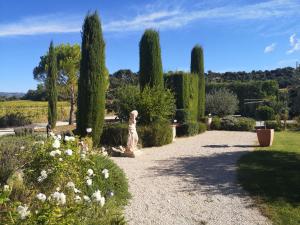 Maisons d'hotes Domaine La Condamine CRILLON LE BRAVE : photos des chambres