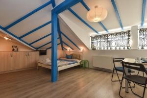 The Ivy House - A Cozy Attic near the City Center by Flat Mаnager