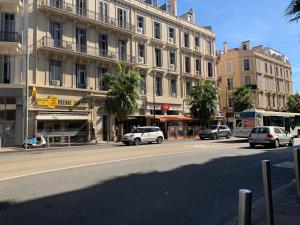 Appartements 7e Art 2 pieces 3 etoiles calme plein centre Cannes 5mn plages et Palais : photos des chambres