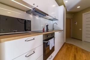 Elija Swan-Toy Apartments