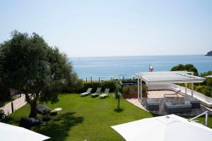 Apartment with Sea View room in Pietra Rossa B&B