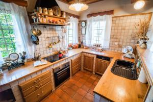 Authentic Countryside Villa with Hot tub