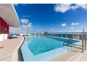 Hallandale Sky Water View - Golden Isles