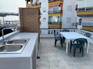 CASA TORRECILLA LINDA Adosado 2 Dormitorios a 50 metros de la Playa Torrecilla Nerja