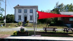 Maison éclusière Le Port, Les Refuges du Halage