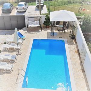 Apartments"Nika" with private pool