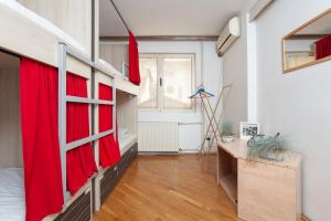 Urban Hostel & Apartments