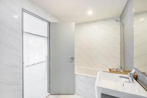 Xen Hotel Nakhon Pathom - SHA PLUS