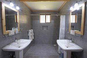 Olesamara Collection