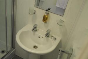 Budget Single Room room in The Derby Hotel