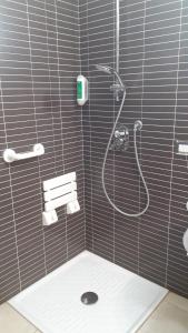 Double or Twin Room - Disability Access room in Melqart Hotel
