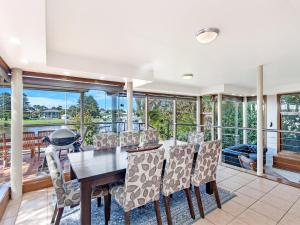 Shearwater Riverview Apartment