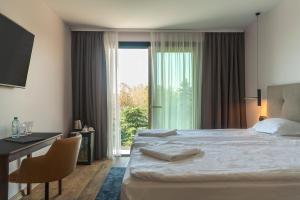 Double or Twin Room with Balcony room in Amiral Hotel (former Best Western Park Hotel)
