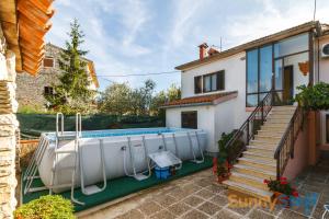 Apartment Sankovic with a private pool