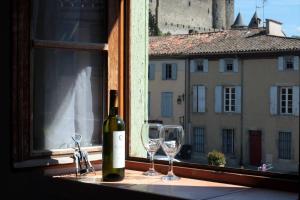 Appartements L'Or Vert, CASTLE VIEW, PRIVATE parking, Air conditioner, Netflix, 160m from medieval town : photos des chambres