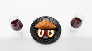 Comfortable Bed, 10 min walk to center