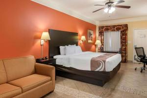 King Room - Non-Smoking room in Quality Inn & Suites at The Outlets Mercedes/Weslaco