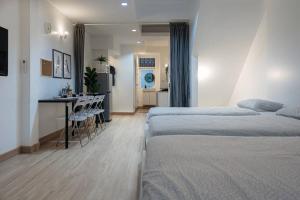 B3 Cosy Studio 5 guests Near MRTfull kitchen