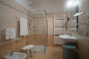 Villa Imelda, panoramic apartments with Lake Garda views