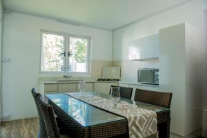 Khesha’s Villa