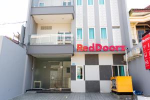 obrázek - RedDoorz Near Gajah Mada Street Semarang