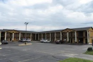 Economy Inn & Suites Joplin - Baxter Springs