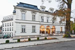 4 hvězdičkový hotel Red Baron Hotel & Restaurant Svídnice Polsko