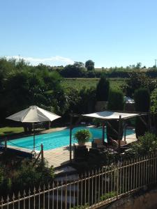 Maisons de vacances Le Pigeonnier gite prive avec piscine chauffee et abri, climatise en pleine nature : photos des chambres