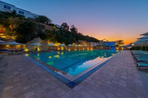 Dolphin Bay Family Beach Resort Syros Greece