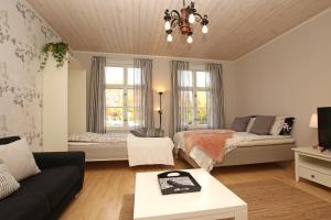 Idyllic central wooden house apartment