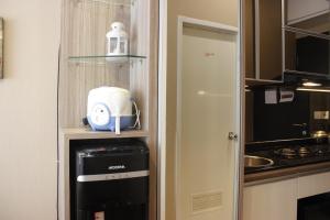 Luxurious Studio Room Grand Asia Afrika Apartment By Travelio