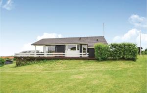 3 Bedroom Cozy Home In Glesborg