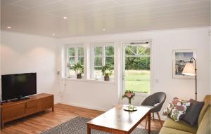 3 Bedroom Lovely Home In Unnaryd