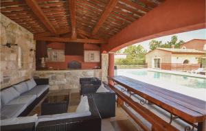 Maisons de vacances Beautiful Home In Callian With 5 Bedrooms, Private Swimming Pool And Outdoor Swimming Pool : photos des chambres