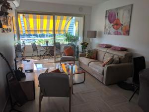 Appartements French Riviera Condo 4 Rent in Marina Baie des Anges : photos des chambres