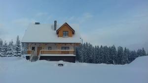 Apartament z kominkiem i wanną