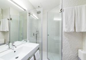 Standard Twin Room room in Moov Hotel Porto Centro